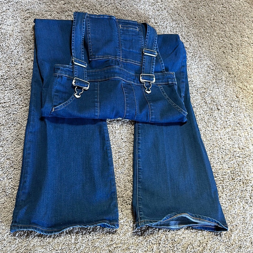 Practical new Gap overalls